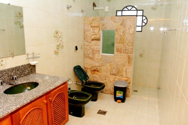 imgi_32_banheiro_unidade2_casa_de_repouso_em_campinas_3-1