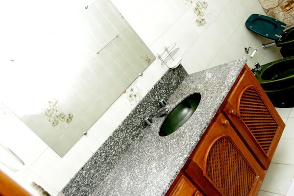 imgi_35_banheiro_unidade2_casa_de_repouso_em_campinas_6-1